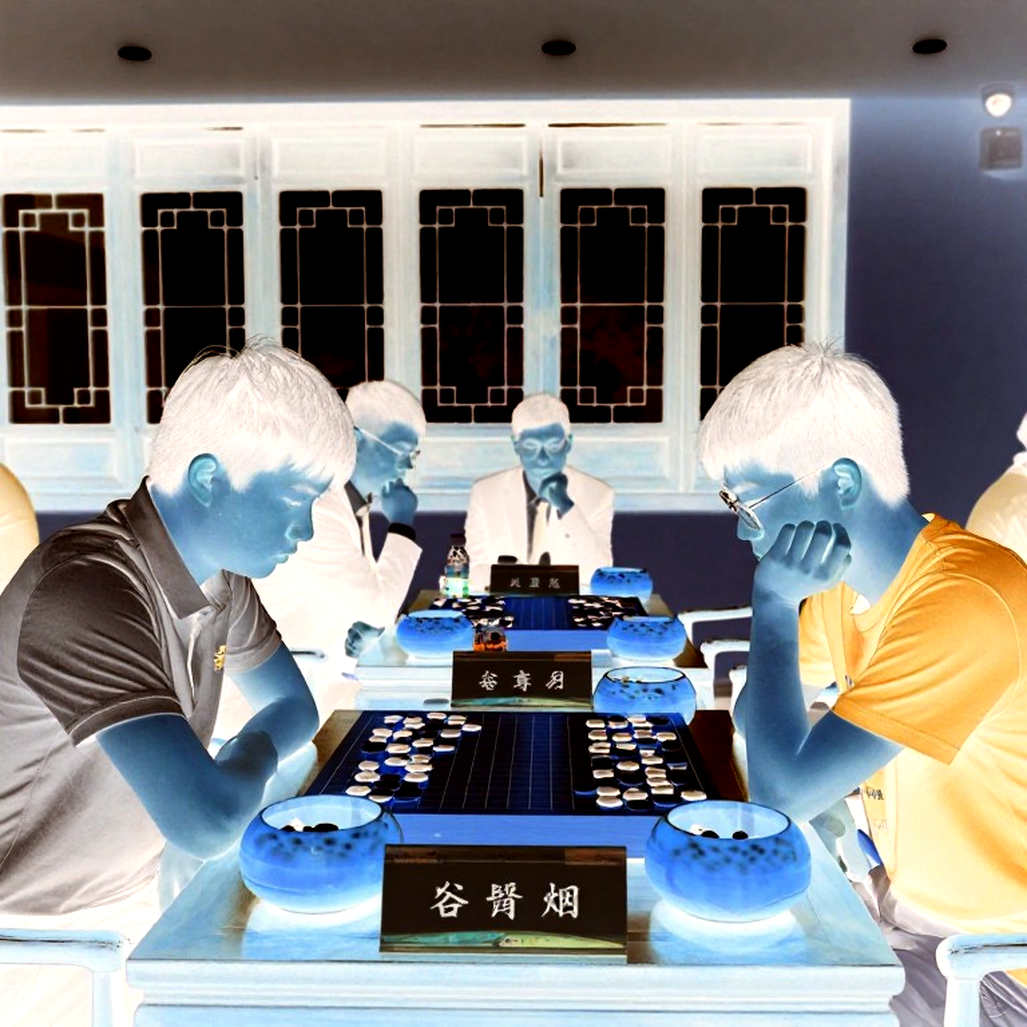 27 मिनीचर, एक इनवॉइस: प्राग 2026 की एरर-कॉलम कवरेज अब ChessBase Magazine #225 में